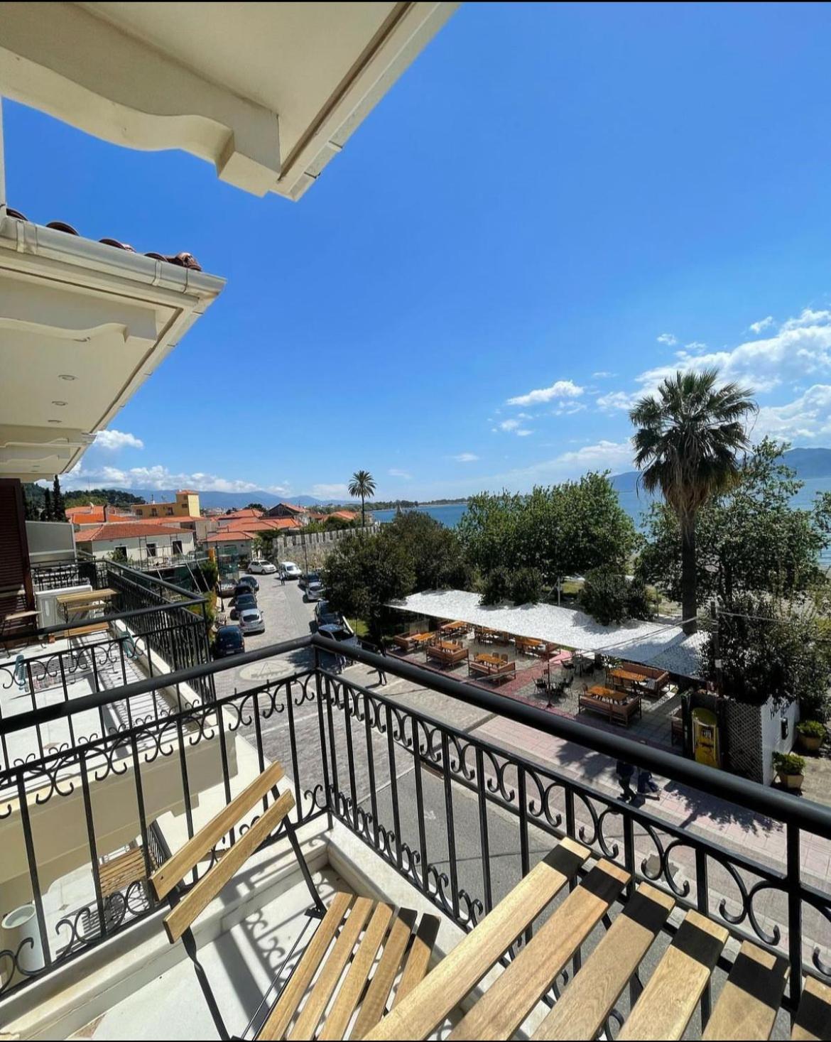 Regina Hotel Nafpaktos Exteriör bild