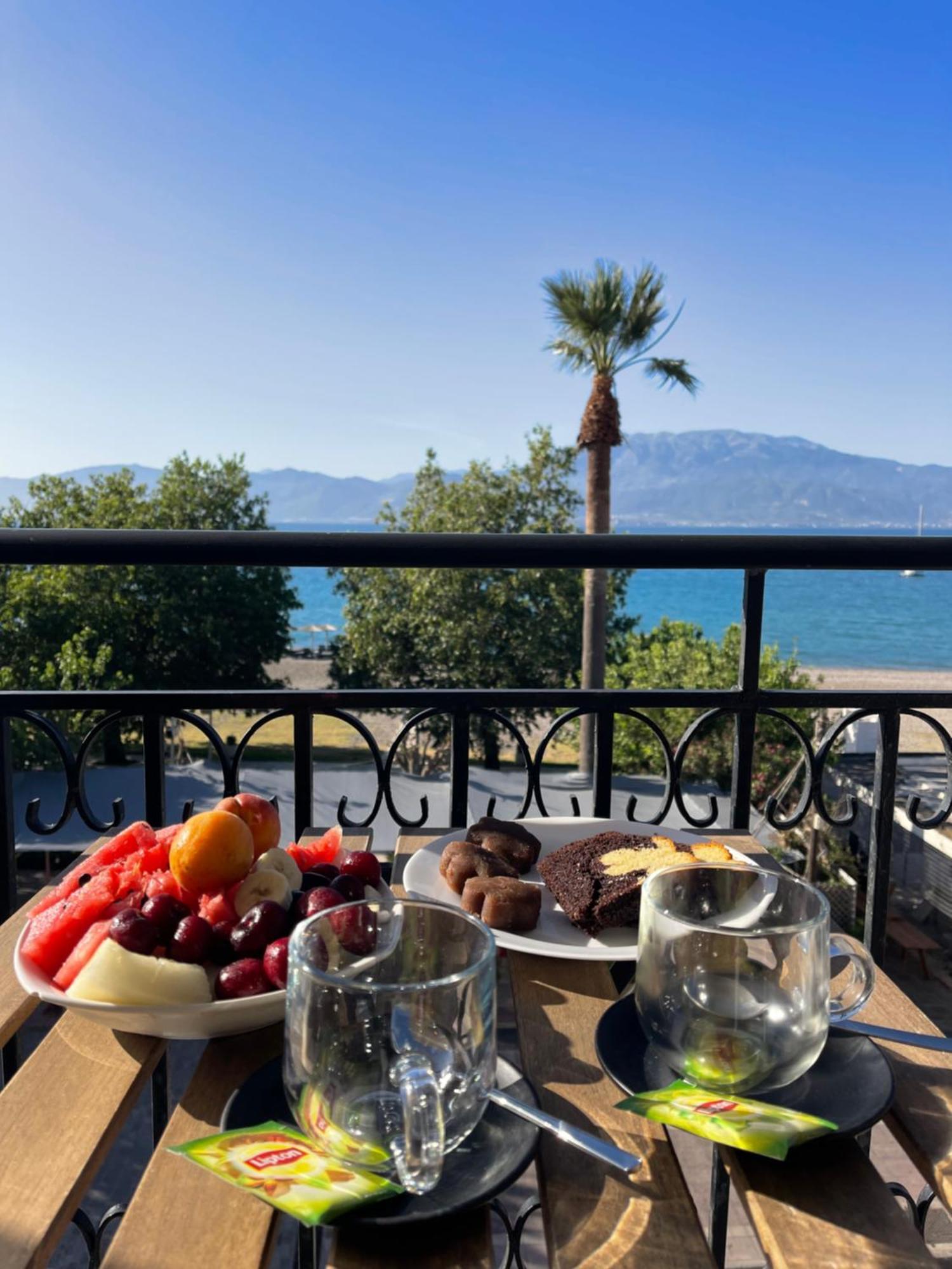 Regina Hotel Nafpaktos Exteriör bild